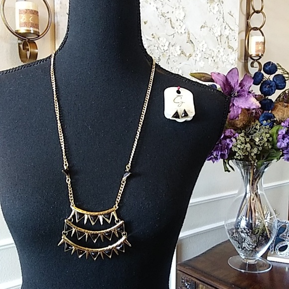 NWT Black And Gold Stament Necklace And Earrings Studs Jewelry Set. - Picture 5 of 17